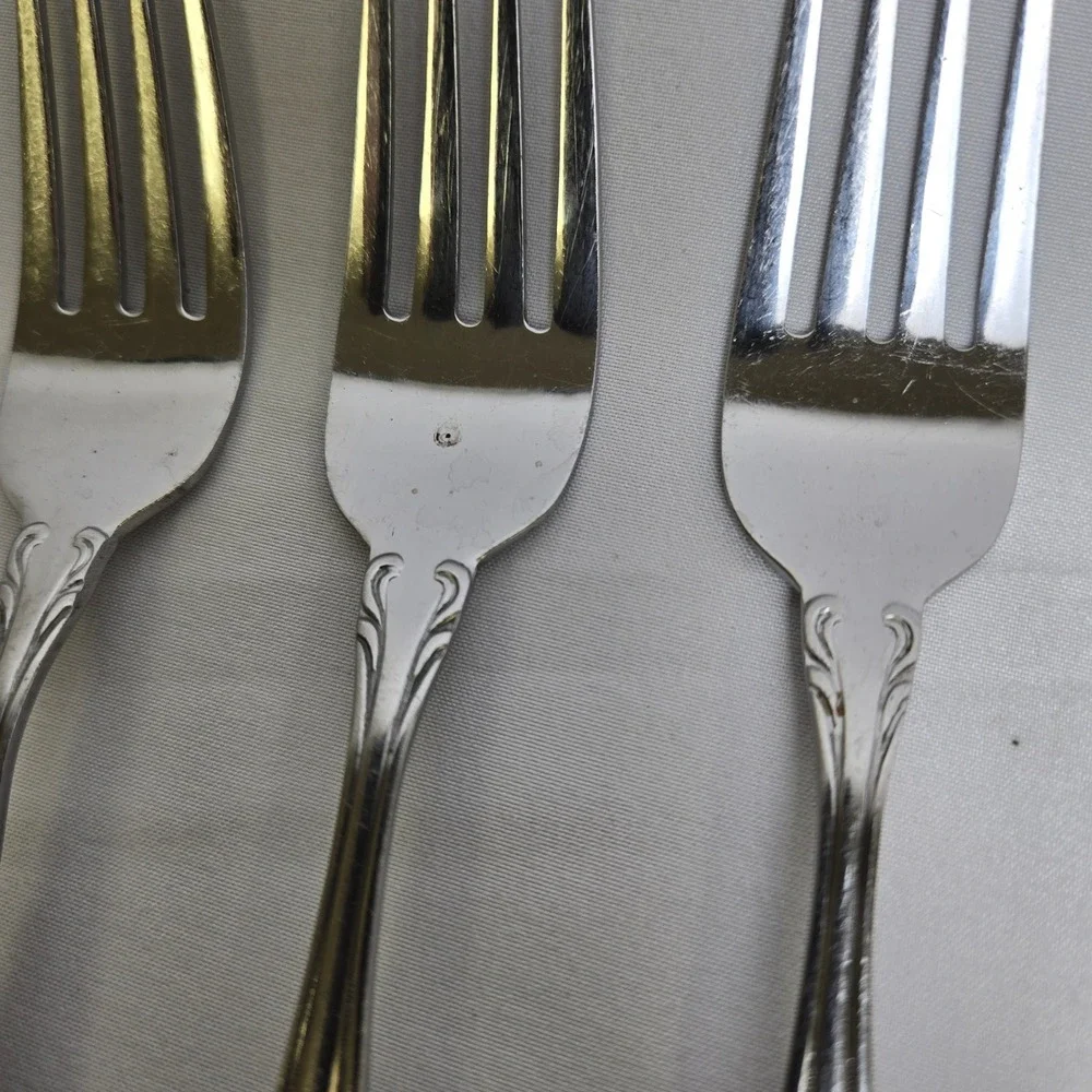 15 Piece Rogers Stainless Korea Flatware Set Auberge Pattern Forks Spoons